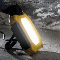 Lampe de travail LED avec connexion Bluetooth et haut-parleur 2400 lumens réf. Kl2400-blth30w
