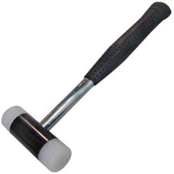 Marteau en nylon avec manche en métal